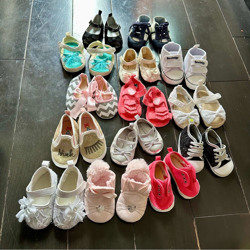 Baby Shoes Crib Sneakers 3 6 9 months size 0 1